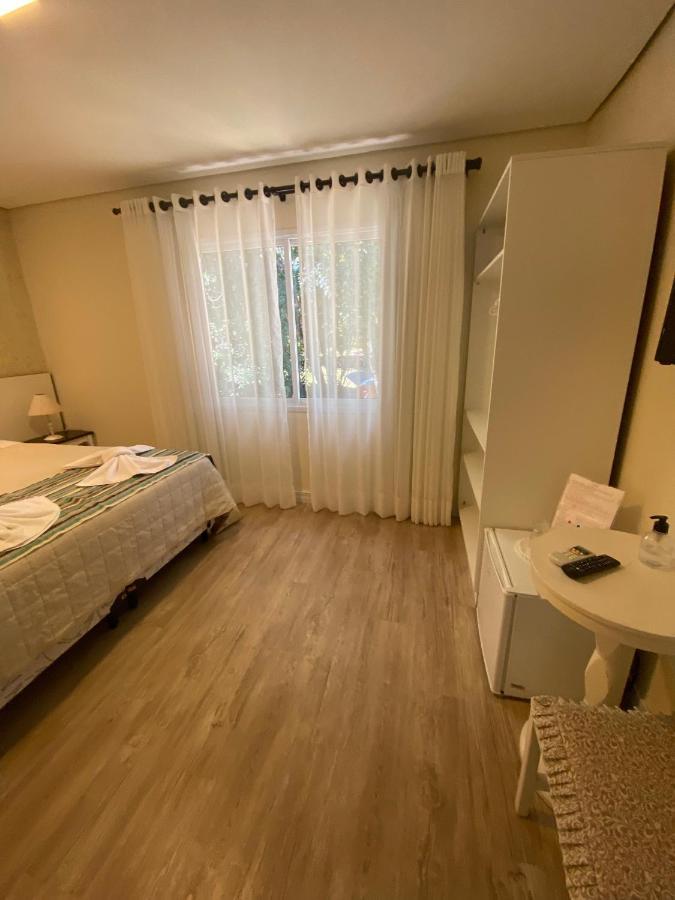 Bed and Breakfast Pousada Ipe Amarelo E Quinta Dos Medeiros Грамаду Экстерьер фото